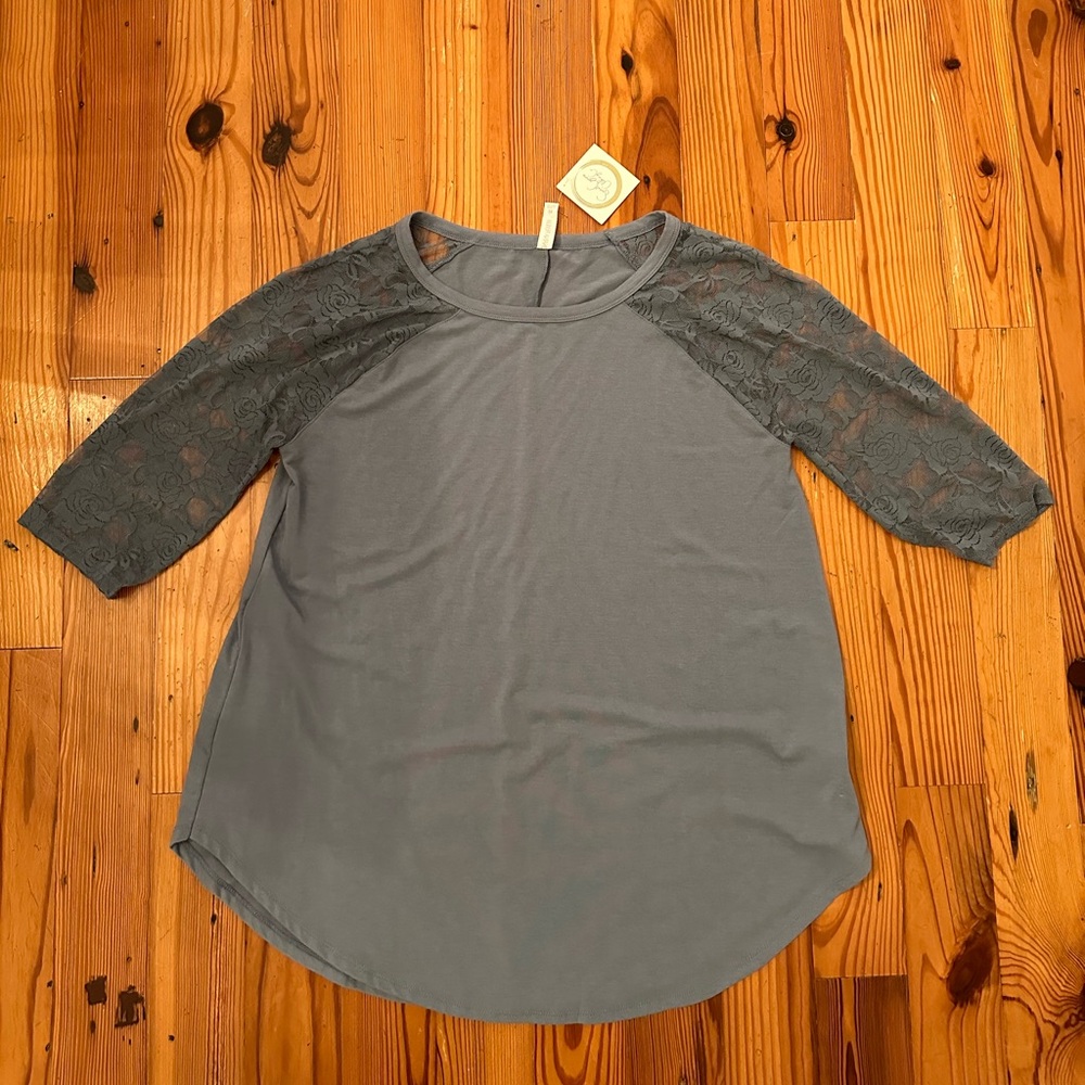Women’s plus size charcoal gray floral lace shirt tunic NWT